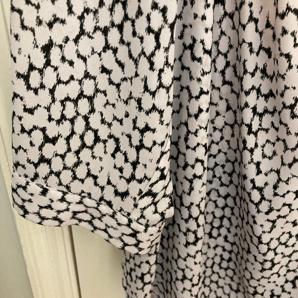 Plus size blouse - Picture 4 of 8